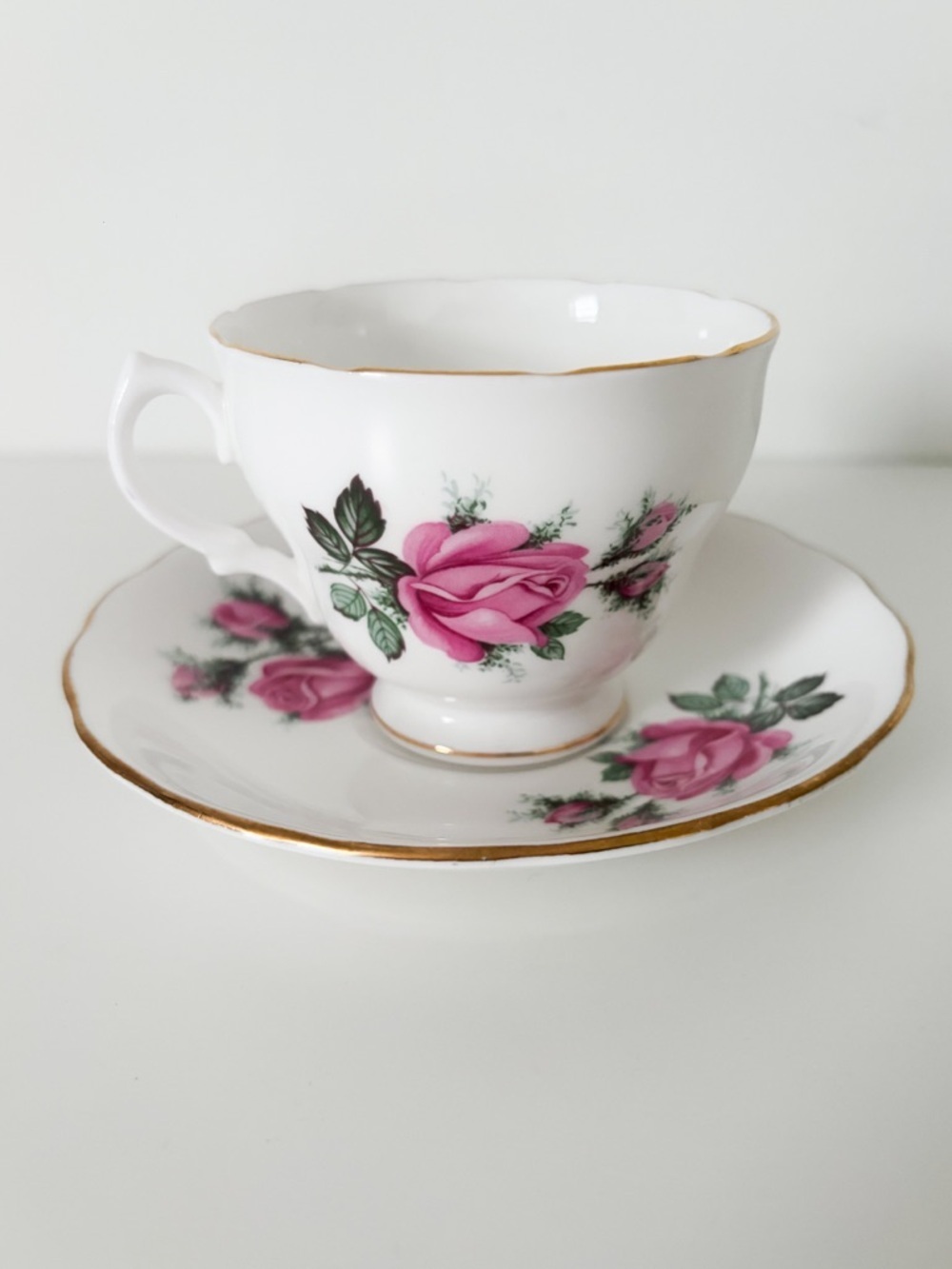 Vintage Royal Vale Bone China Pink Floral Tea Cup & Saucer - Made in England - Picture 4 of 5